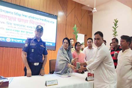 অভিভাবকদের সচেতন হওয়ার আহ্বান বেসামরিক বিমান পরিবহন ও পর্যটন মন্ত্রীর
