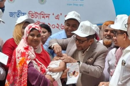 ভিটামিন ‘এ’ ক্যাপসুল খাওয়ানো শুরু-ক্যাম্পেইনের উদ্বোধন করলেন স্বাস্থ্যমন্ত্রী