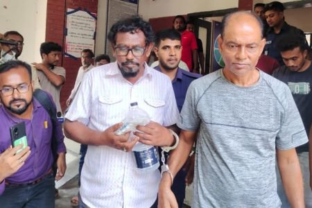 সাংবাদিক আসাদকে আটকে আদালতে প্রেরণ: শার্শা থানায় সাংবাদিকদের প্রতিবাদ