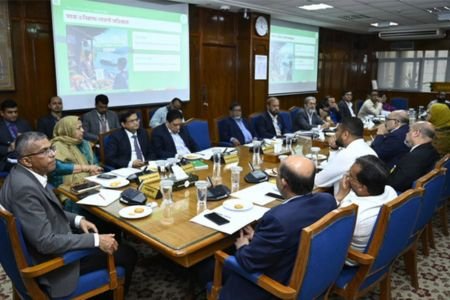 দেশজুড়ে বাংলা কিউআর সম্প্রসারণে বিভিন্ন মন্ত্রণালয়ের সহায়তা চাইলেন গভর্নর