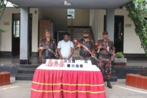 বেনাপোলে বিজিবি অভিযানে মাদকদ্রব্য ও চোরাচালান পণ্যসহ এক ভারতীয় নাগরিক আটক
