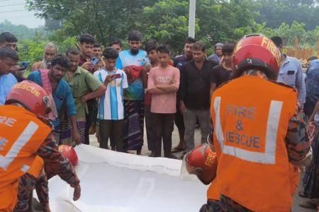 শৈলকুপায় বাস চাপায় ট্রাক চালক নিহত