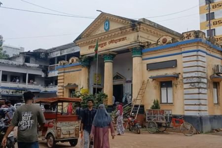 দিনাজপুরে যত্রতত্র গড়ে উঠেছে ইমারত মানছে না সংশ্লিষ্ট সরকারি সংস্থাগুলোর আইন