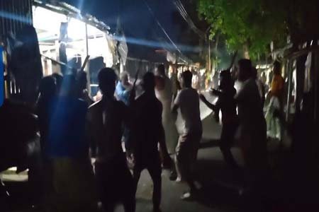 কোটালীপাড়ায় দফায় দফায় সংঘর্ষ, বাড়িঘর ভাঙচুর, আহত- ২০