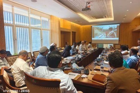 পাহাড়ি মানুষেরকল্যাণে ও দুঃখ গোচাতে কাজ করছেন প্রতিমন্ত্রী ব্যারিস্টার মীর হেলাল