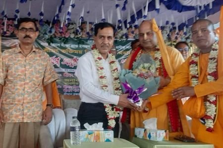 নওগাঁয় ইস্কনের উদ্যোগে সংবর্ধনা ও ভাগবতীয় অনুষ্ঠান অনুষ্ঠিত