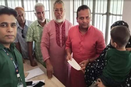 সদরঘাট লঞ্চ দুর্ঘটনায় নিহতদের পরিবারকে আর্থিক সহায়তা প্রদান