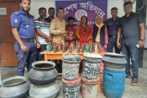 মান্দায় মাদকবিরোধী অভিযানে ৪০০ লিটার চোলাই মদ উদ্ধার, গ্রেফতার দুইজন পলাতক দুইজন