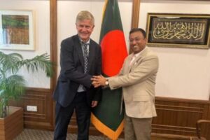 প্রধানমন্ত্রীর পররাষ্ট্র উপদেষ্টার সঙ্গে আন্তর্জাতিক জলবায়ু প্রতিনিধিদলের সৌজন্য সাক্ষাৎ
