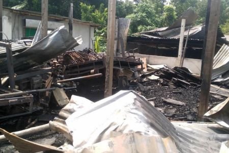 মধুখালীতে সাবেক কাউন্সিলরের ডেকোরেটর ব্যবসা আগুনে ভস্মীভূত, ২৭ বছরের সাধনা ছাই