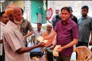 মান্দায় অগ্নিকাণ্ডে দুই পরিবারের ব্যাপক ক্ষতি, এমপি টিপুর সহায়তা প্রদান