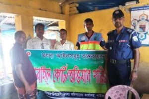 পাইকগাছায় মৎস্য দপ্তরের মোবাইল কোর্ট: লাখো পার্শে পোনা অবমুক্ত, ২ ব্যবসায়ীকে আর্থিক দণ্ড