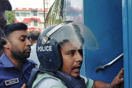 পাইকগাছার চাঁদখালীতে গনপিটুনীতে নিহতের ঘটনায় গ্রেফতার সাবেক ছাত্রনেতা মিন্টু কে জেল-হাজতে প্রেরণ 