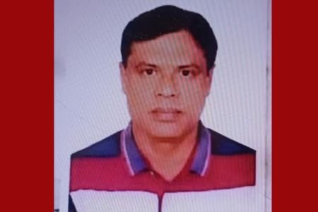 পাইকগাছার ঢেউ সংস্থার পরিচালক সুকান্তি ঢাকা থেকে নিখোঁজ ; এক মাসেও মেলেনি সন্ধান 