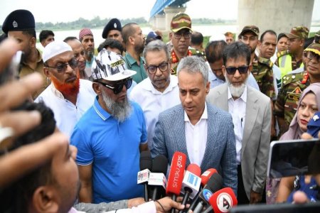 রেলওয়ের বৃক্ষরোপণ কর্মসূচি উদ্বোধন করলেন রেলমন্ত্রী
