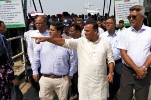 কর্মস্থলে ফেরা যাত্রীদের নিরাপদ যাত্রা নিশ্চিতে ঘাট-বন্দর পরিদর্শনে নৌপরিবহন প্রতিমন্ত্রী