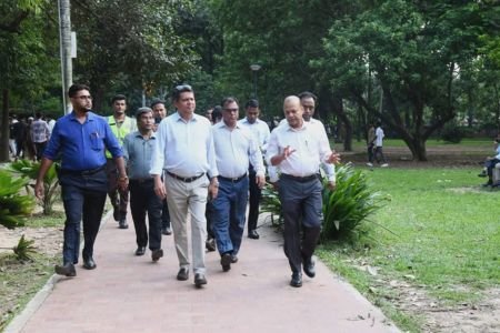 রমনা পার্কের সৌন্দর্য পরিষ্কার-পরিচ্ছন্নতা বৃদ্ধির নির্দেশ গৃহায়ন ও গণপূর্ত মন্ত্রীর