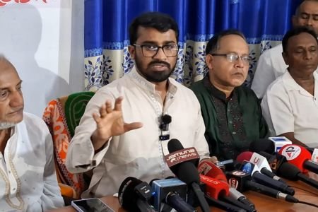 দেশের স্বার্থে কারও দালালি করবে না বিএনপি: রাশেদ খান