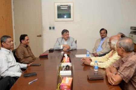 স্বরাষ্ট্রমন্ত্রীর সাথে বাংলাদেশ পূজা উদ্‌যাপন পরিষদের নেতৃবৃন্দের সাক্ষাৎ