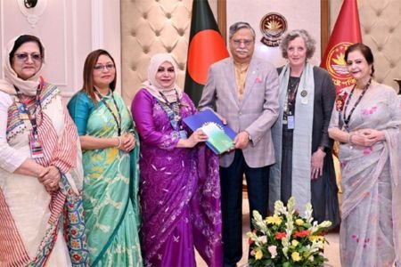 রাষ্ট্রপতির সঙ্গে ইন্টারন্যাশনাল ইনার হুইল প্রেসিডেন্টের সৌজন্য সাক্ষাৎ
