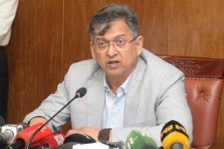 রাজধানীতে অপরাধ নিয়ন্ত্রণে সুনির্দিষ্ট কর্মপরিকল্পনা নেয়া হয়েছে – স্বরাষ্ট্রমন্ত্রী
