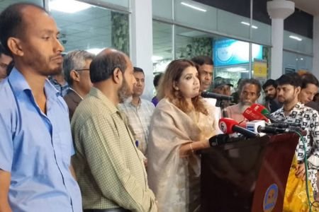 লেবাননে নিহত দুই রেমিট্যান্সযোদ্ধার মরদেহ গ্রহণ করলেন পররাষ্ট্র প্রতিমন্ত্রী