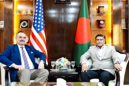 প্রধানমন্ত্রীর প্রতিরক্ষা উপদেষ্টার সঙ্গে মার্কিন রাষ্ট্রদূতের সাক্ষাৎ