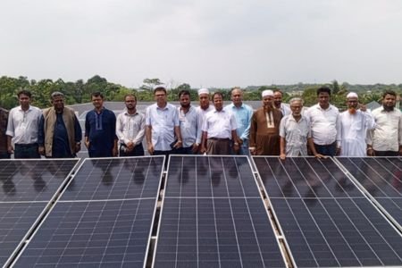 প্রাণঘাতী তাপপ্রবাহ থেকে সাতক্ষীরা উপকূলয় মানুষেকে বাঁচাতে দেশের প্রথম "অভিযোজন দুর্গ" এর উদ্বোধন