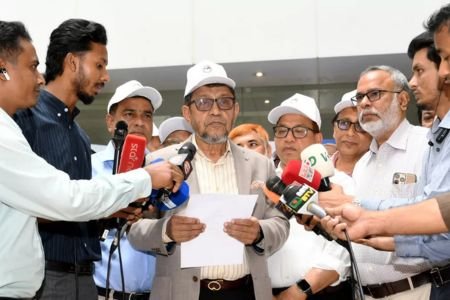 মায়ের শাল দুধের চেয়ে বড় ভিটামিন নেই – স্বাস্থ্যমন্ত্রী
