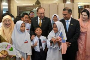 মালয়েশিয়ার বন্ধুত্বে আমরা গভীরভাবে অভিভূত - প্রধানমন্ত্রী