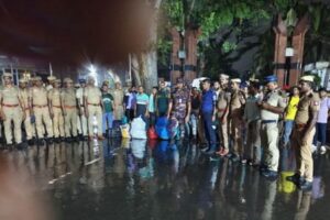ট্রাভেল পারমিটে ভারত থেকে দেশে ফিরেছেন ৫০ বাংলাদেশি, হস্তান্তর হয়েছে বেনাপোল সীমান্তে