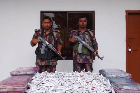 সীমান্তে অভিযান চালিয়ে চোরাচালানী মালামাল আটক করেছে বিজিবি