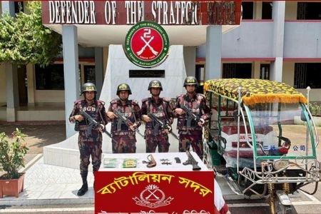 দুই কেজি আইস-অস্ত্র ও গোলাবারুদ উদ্ধার