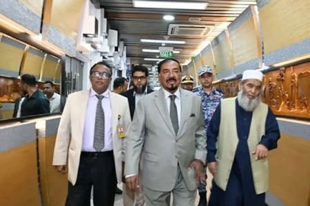 শহীদ আলি খামেনির জানাজায় অংশগ্রহণ শেষে দেশে ফিরেছেন স্পিকার
