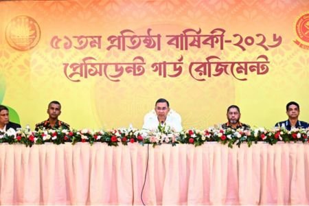 নিরাপত্তা কৌশলে সরকারপ্রধানকে জনগণ থেকে দূরে না রাখতে পিজিআরের প্রতি আহ্বান প্রধানমন্ত্রীর